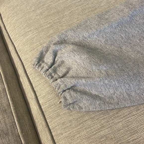 Grey sweatpants, cinched at bottom - Picture 2 of 4